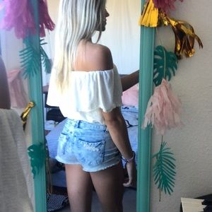 White off the shoulder knit cropped shirt